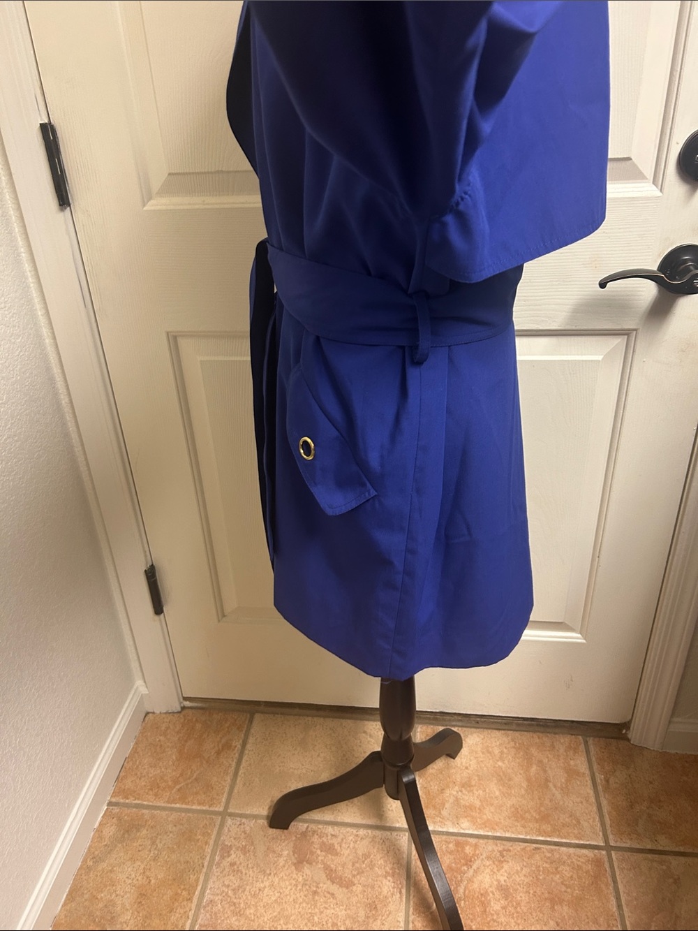 JH Collectibles vintage royal blue short trench coat jacket, Size 8 - Picture 6 of 9